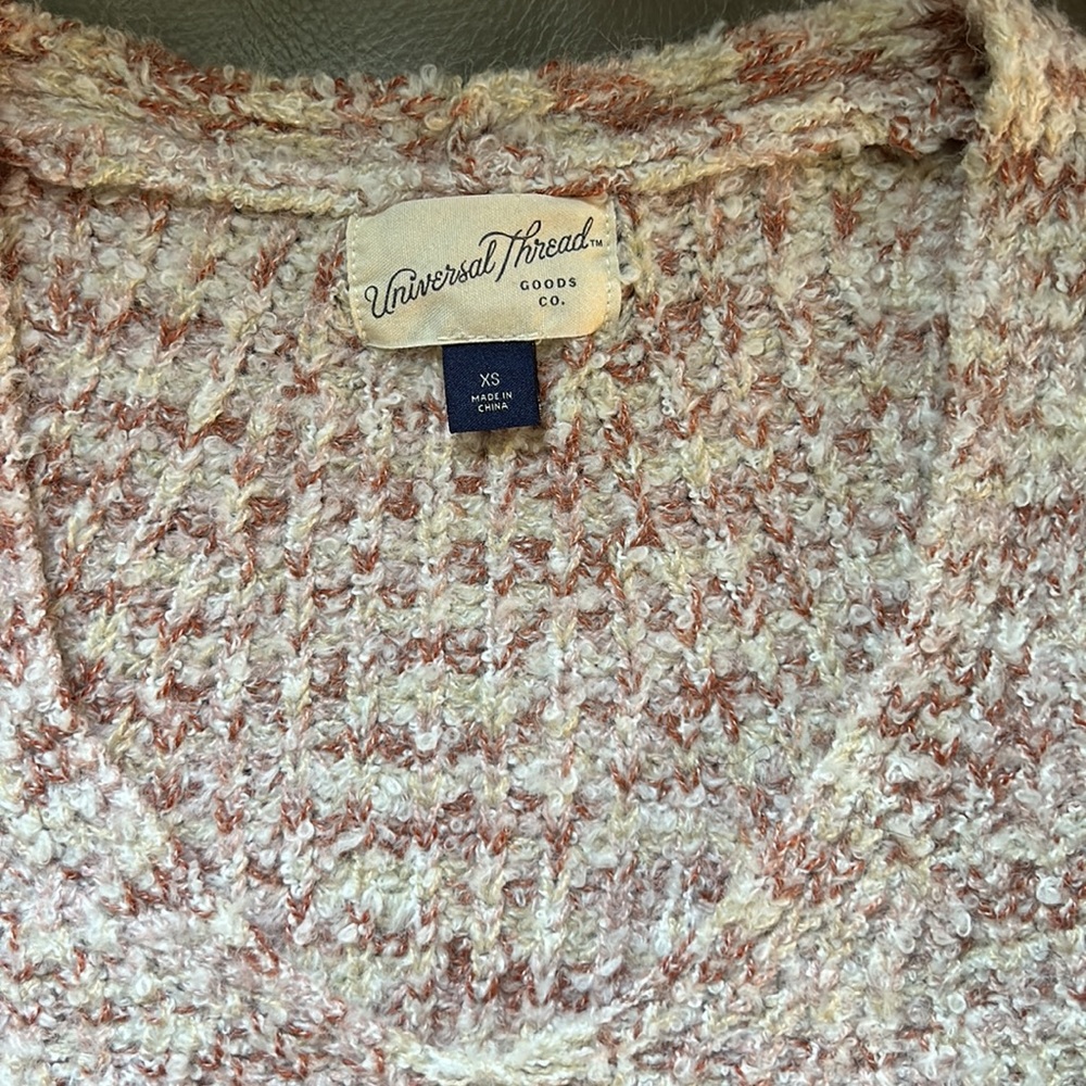 Universal Threads sweater - Picture 5 of 6